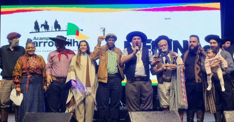 “Nunca Facilitando” vence o 5º Terral da Canção Gaúcha em Balneário Camboriú