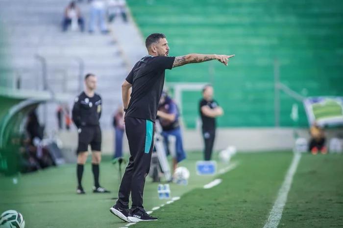 Juventude define substituto de Maurício Barbieri diante do América-MG
