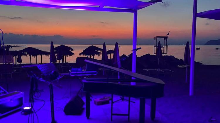 🌅 EVOLUZIONI SONORE 🎶 Si è svolto sabato mattina, all’alba, il suggestivo concerto “ Evoluzioni Sonore”, con Alessandr...
