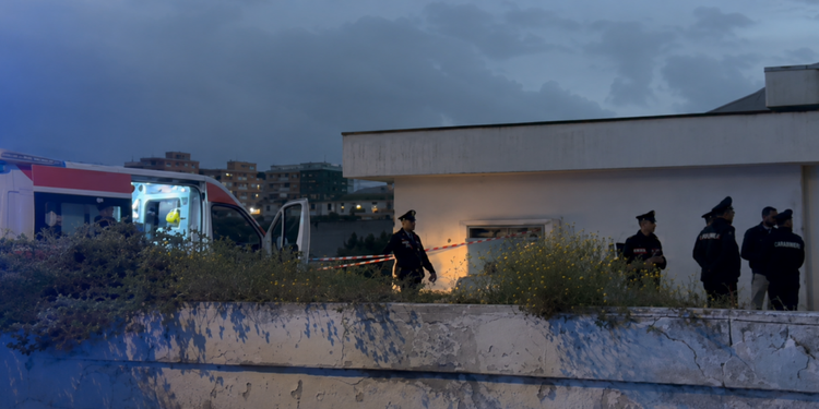 Agguato mortale a Palermo, uomo di 34 anni uccisa con cinque colpi di pistola all'interno della sua Smart