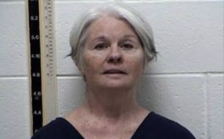 Mississippi woman accused of trying to buy gun to kill federal agents