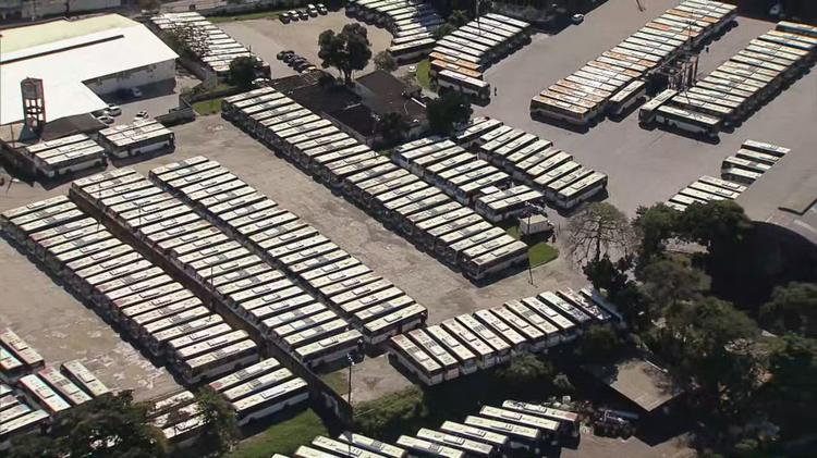Greve de rodoviários entra no segundo dia no Rio; categoria terá reunião de mediação no TRT e assembleia pela manhã