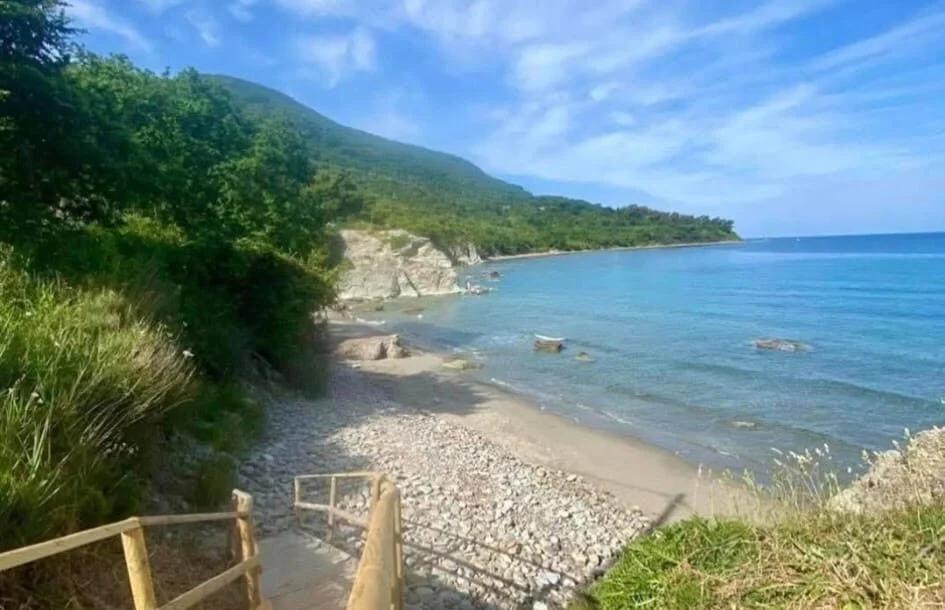 Agropoli, spiaggia libera di Trentova: i bagnanti chiedono sicurezza e controlli
