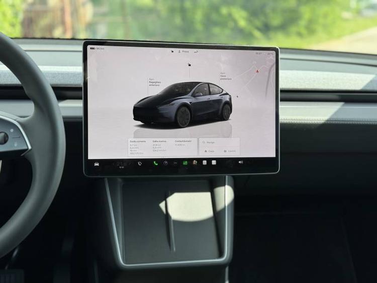 Tesla Model Y Standard: guarda tutte le foto 10