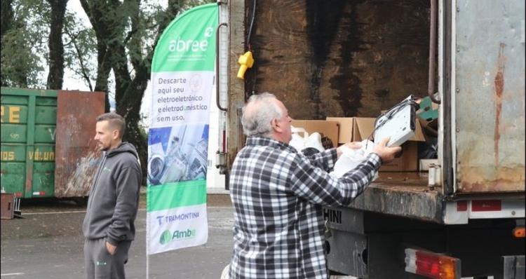 Drive Thru Sustentável recolhe cerca de três toneladas de resíduos e reforça compromisso com a destinação correta