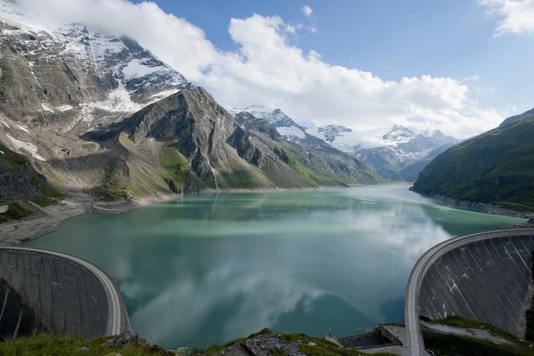 Zügige Verwaltungsverfahren bei Einhaltung aller Standards fördern Infrastruktur und stärken den Wirtschaftsstandort: Der Verfahrensturbo - ein Reformpaket - geht in Begutachtung. (im Bild: Kraftwerk Kaprun); Foto: Verbund Maxum