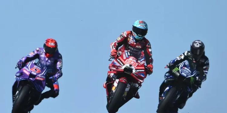 Moto Gp Australia, M. Marquez vince la Sprint Race e torna in testa al Mondiale. Frattura per Martin, domani non corre