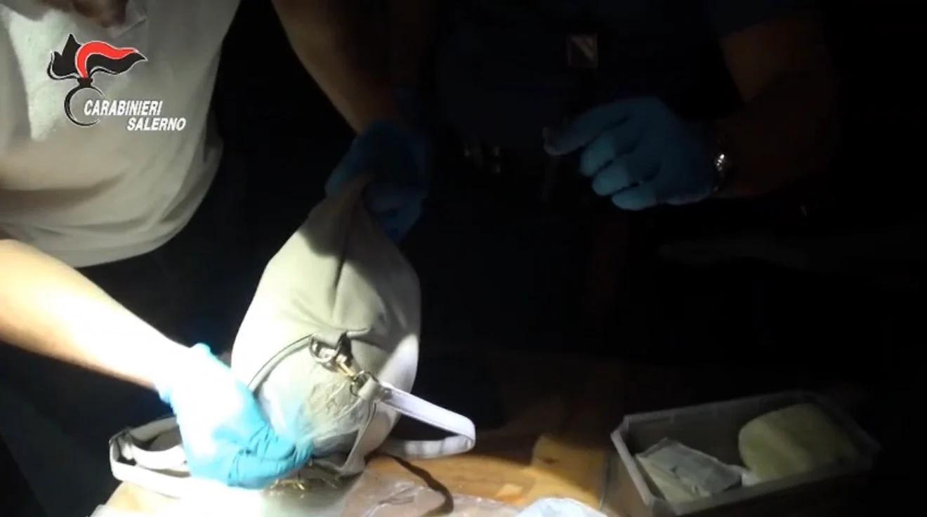 Salerno, sorpreso con oltre 9 chili di droga: arrestato dai carabinieri
