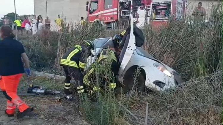 Metaponto: incidente sulla 106 jonica, cinque feriti