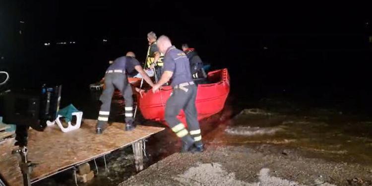 Luigi Cavallari, marito della ministra Roccella, disperso da ieri al lago di Vico: "Scenario complesso, visibilità scarsa"