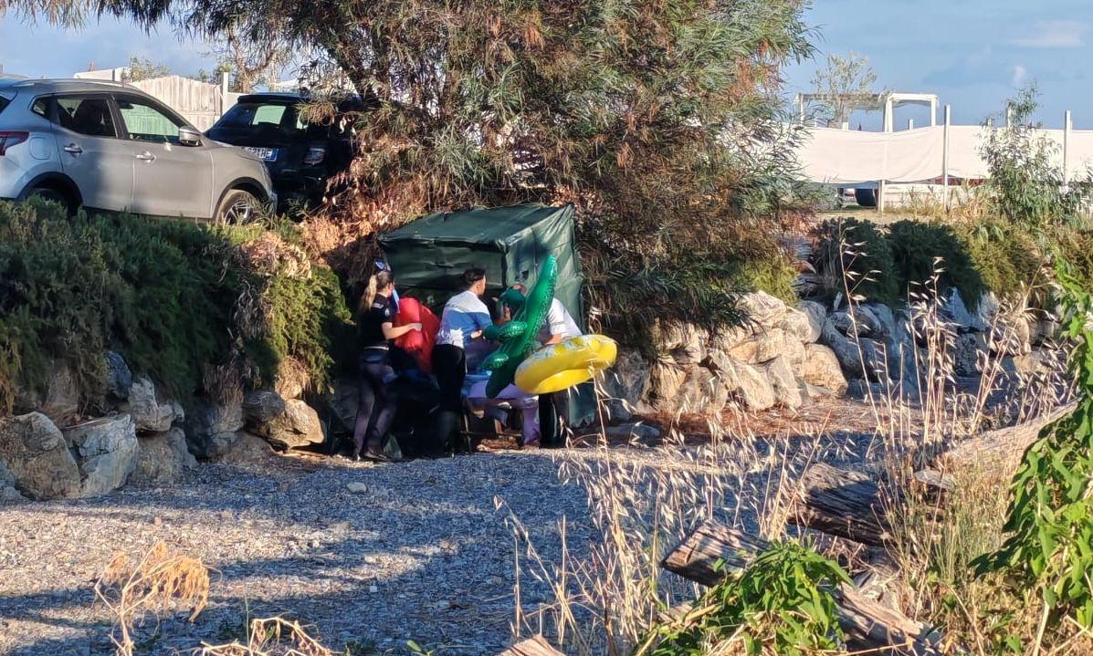 Camerota, scatta il blitz “Estate sicura”: multe per i rifiuti, sequestri sulle spiagge e controlli sulla tassa di soggiorno