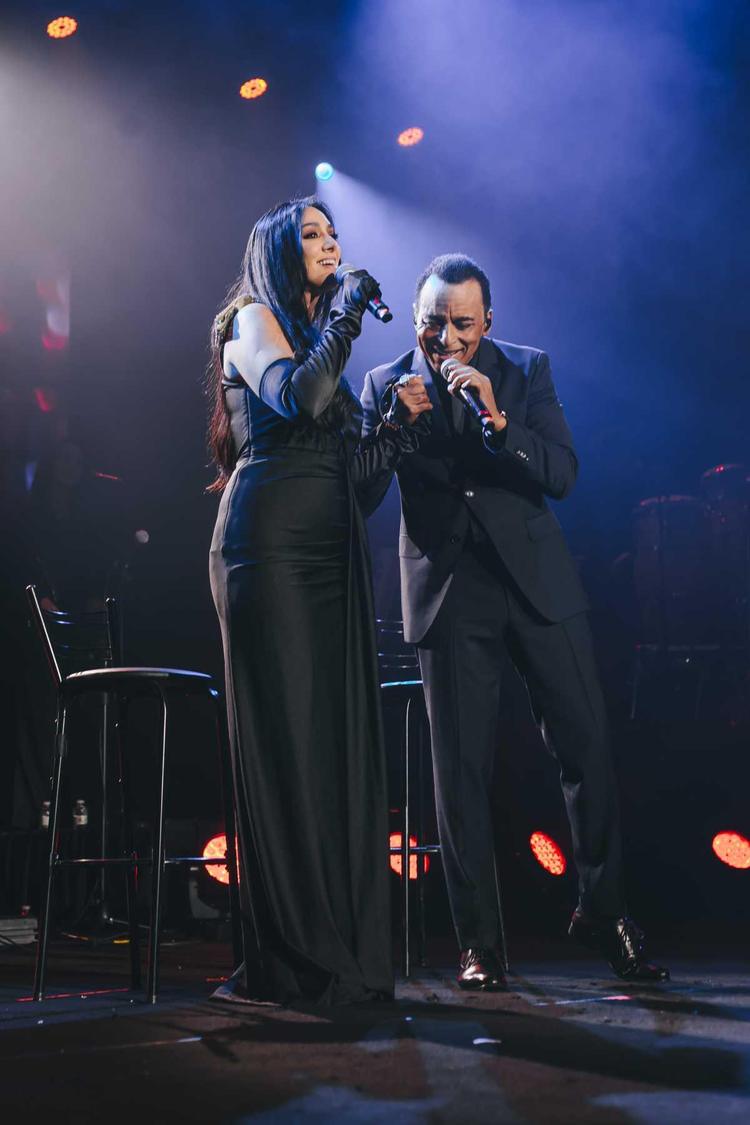 Marina Elali e Jon Secada Vivem Domingo de Emoção e Canções Eternas
