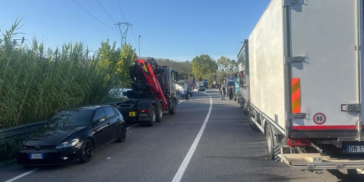 Autotrasportatori, protesta fino al 27 ottobre in Calabria. Unindustria: «Imprese al limite»