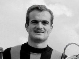Uno dei grandi che hanno fatto il calcio. E il costume