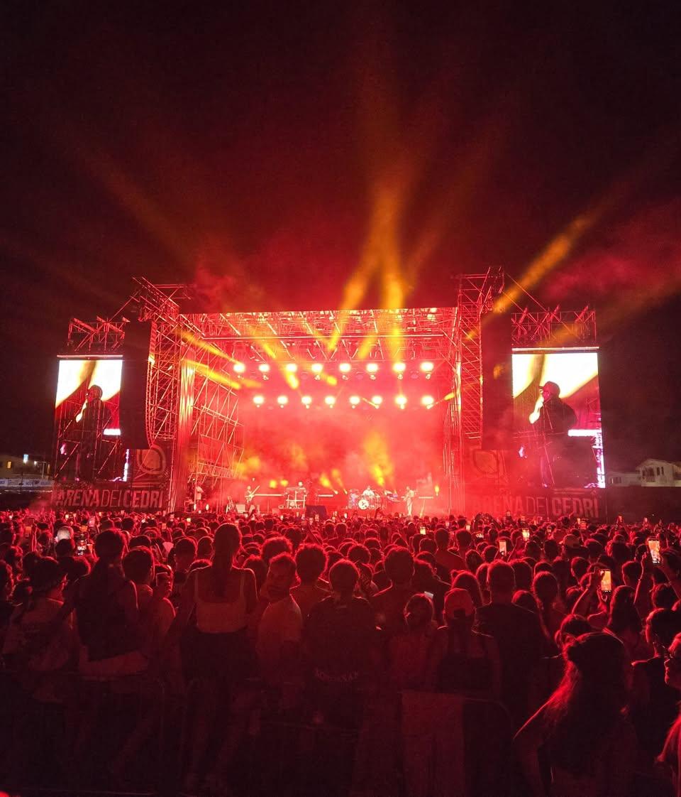 Grande successo per il concerto di Geolier all’Arena dei Cedri di Santa Maria del Cedro, che ha richiamato sul lungomare...