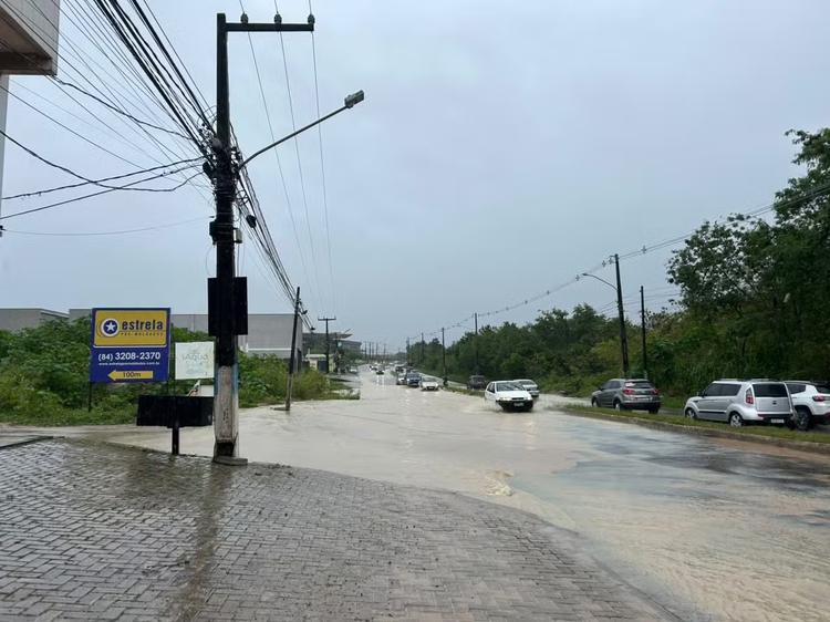 Inmet alerta para chuvas intensas em Natal e mais 108 cidades do RN