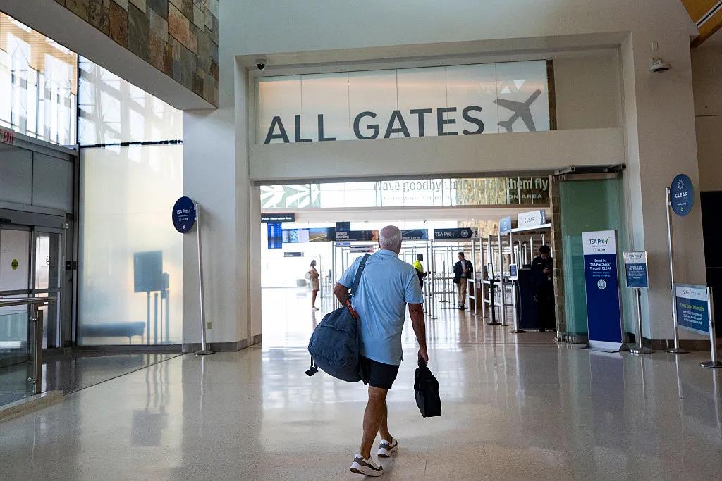 3 US Airports Opting Into Privatized Security Screenings