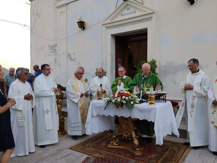 ⛪Una giornata di intensa partecipazione e profonda gratitudine quella vissuta ieri dalla comunità di San Leonardo, riuni...