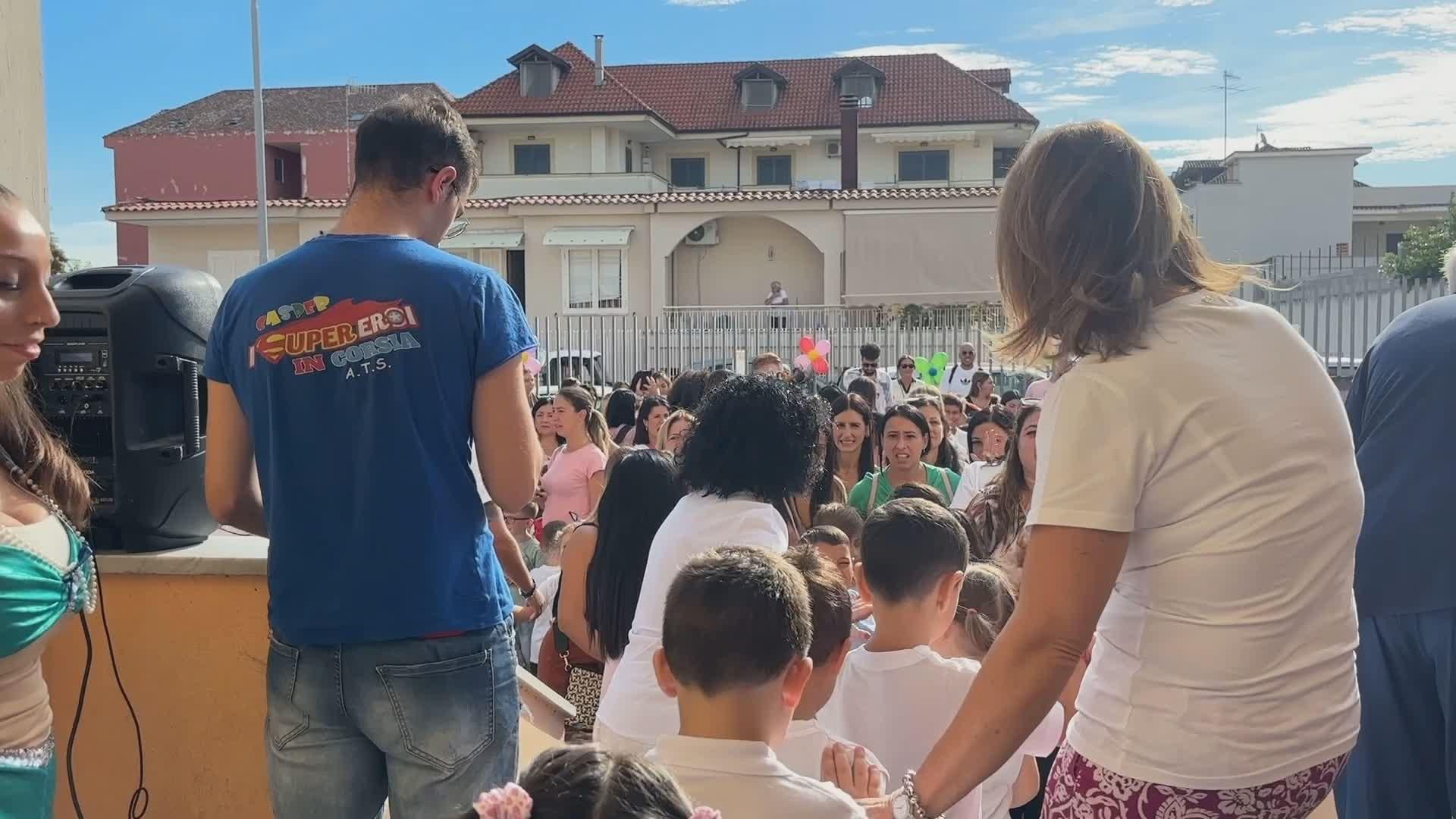 Giugliano, inizia il nuovo anno scolastico: il racconto delle famiglie e della dirigente