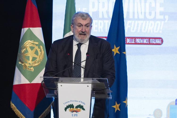 Il Csm ferma Emiliano ancora una volta. La caccia allo stipendio resta in alto mare