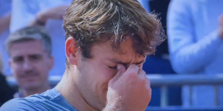 Atp Monaco, Cobolli scatenato contro Zverev: 2-0 e finale. Poi le lacrime per l'amico 13enne scomparso ieri