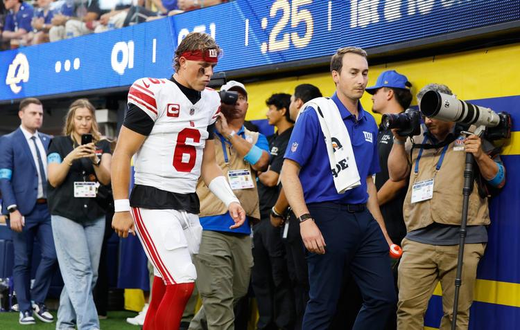 Jaxson Dart injures his knee as several Giants stars get banged up in loss to Rams