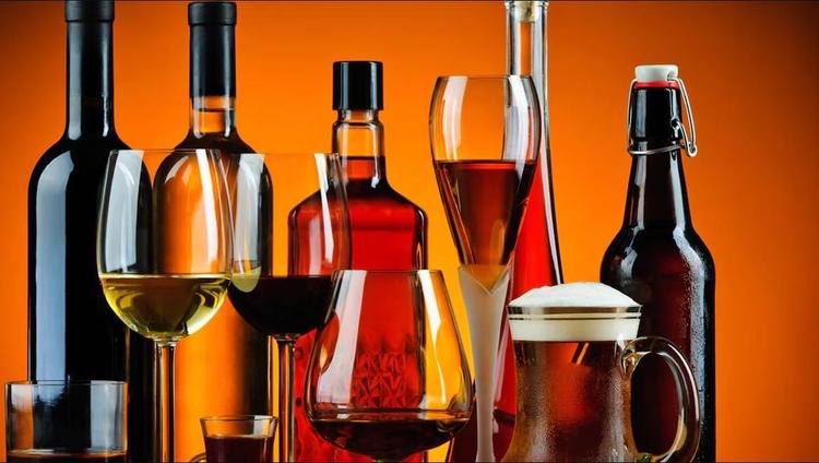 ¡Que no te metan gol con bebidas piratas! Cofepris emite alerta por alcohol falso en Morelos
