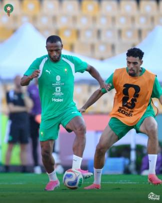 المنتخب الوطني يواصل استعداداته للقاء هولندا