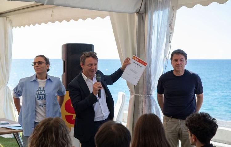 I nuovi equilibri nel M5S calabrese: sì al terzo mandato per gli uscenti