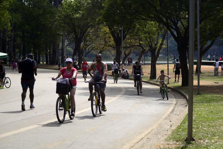 Veranico deixa temperaturas até 5°C acima da média no Centro-Sul; temporais mantêm RS em alerta neste fim de semana