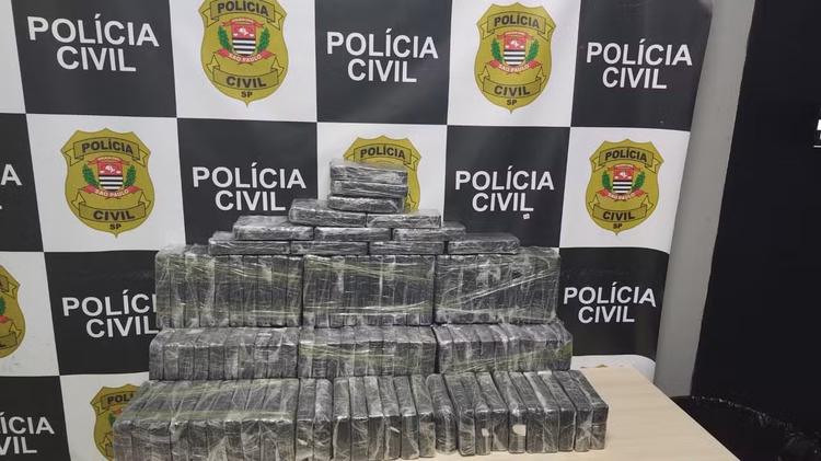 Polícia apreende 140 kg de pasta base de cocaína escondidos em caminhão de combustível em Paulínia