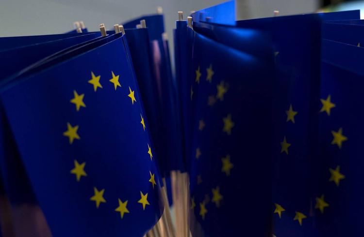 L’Europa in pressing su Roma per i fondi Safe. Il governo: senza fretta