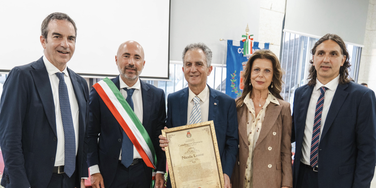 Diamante conferisce la cittadinanza onoraria a Nicola Leone: omaggio a un’eccellenza mondiale dell’intelligenza artificiale