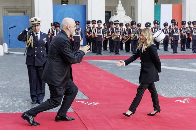 Aumento dei flussi in vista. "Avanti col piano Albania"