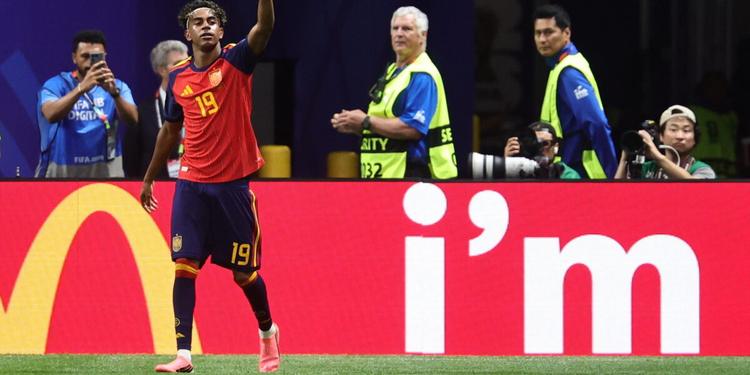 Riscatto Spagna: 4-0 all'Arabia Saudita con Yamal e super Oyarzabal