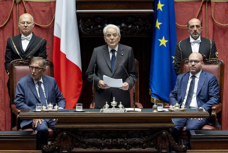 Il promemoria di Mattarella. "Dipendevamo dagli aiuti Usa"