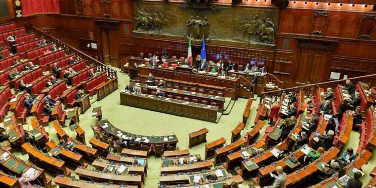Le opposizioni attaccano la Meloni: "Rutte è bugiardo o la premier ha mentito al Parlamento?