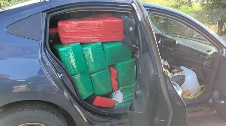 Polícia Rodoviária apreende 700 quilos de maconha em carro na Rodovia Raposo Tavares em Assis
