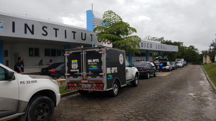 Homem morre após colisão de moto em poste na Zona Leste de Manaus