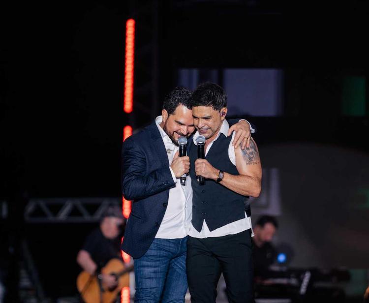 Após série de apresentações nos eventos de São João no Nordeste e Norte, Zezé Di Camargo e Luciano seguem para show em Rondônia