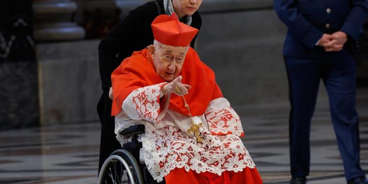 Il cardinale Camillo Ruini in condizioni critiche, è curato a casa