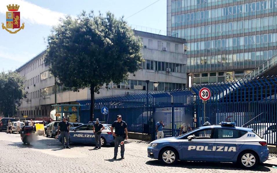 Napoli, due arresti della Polizia a Vicaria: in manette un evaso dai domiciliari e un presunto rapinatore