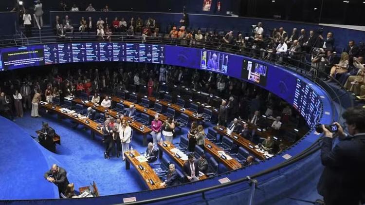 Como votaram senadores do Paraná na discussão do fim da escala 6x1