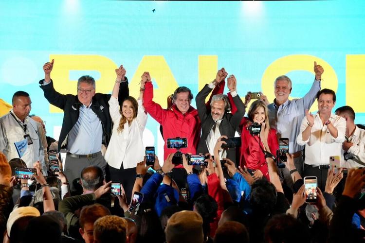 Paloma Valencia, presidential candidate in Colombia, and  members of The Great Coalition.