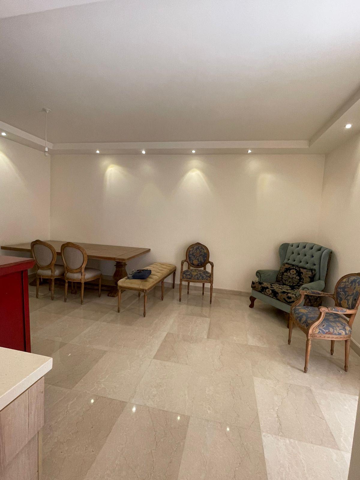 For Rent: Apartment in Ras El Nabeh
