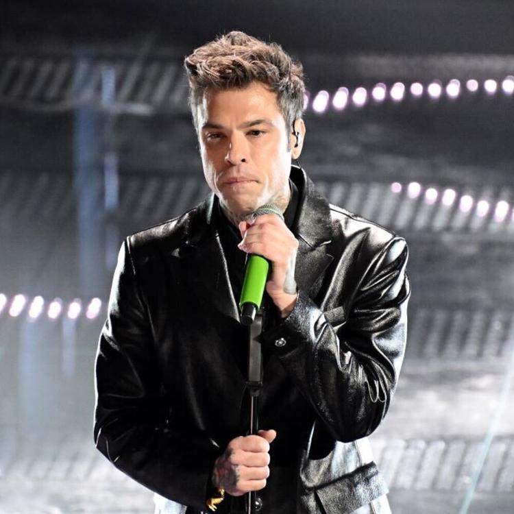 Fedez è stato trasferito all'Humanitas, come sta il rapper