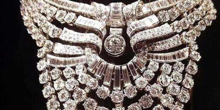 Al museo Mak di Vienna rubato il collier della regina d'Egitto, caccia ai ladri