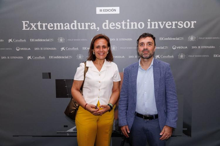 Joaquina Labrador, de Europa Más+I, y Miguel Ángel Leal, de CL Grupo Industrial.