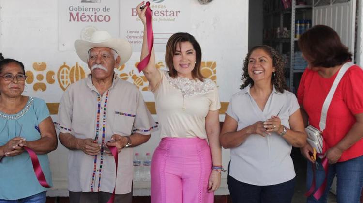 Rosbelia Benítez inaugura dos Tiendas del Bienestar más para las familias de Tetecala