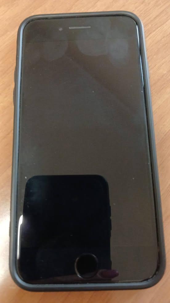 Comunichiamo che è stato trovato un telefono cellulare presso la Villa Comunale. Chi lo riconosce può ritirarlo presso i...